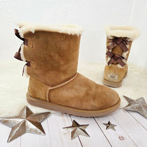 UGG Australia Bailey Bow II Chestnut Women's Boots brown suede size 9